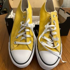 Brand new converse yellow shoes